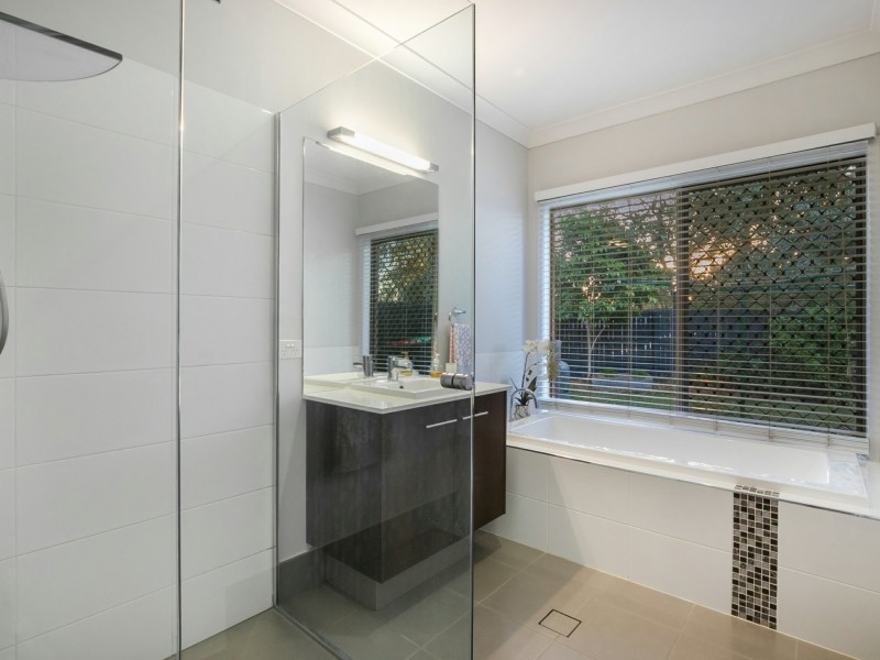 3 McGrath Court, Moggill QLD 4070