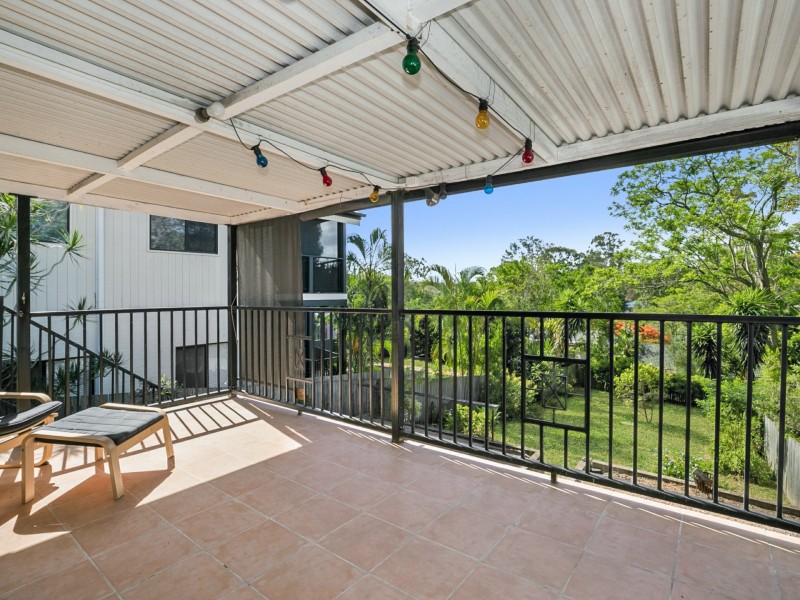 21 Burns Parade, Chapel Hill QLD 4069