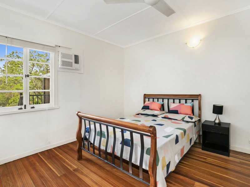 21 Burns Parade, Chapel Hill QLD 4069