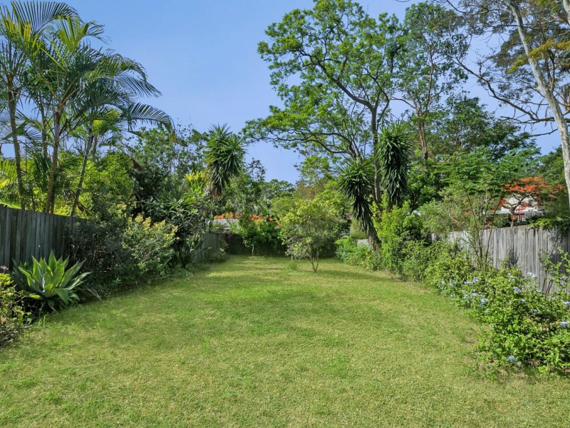 21 Burns Parade, Chapel Hill QLD 4069