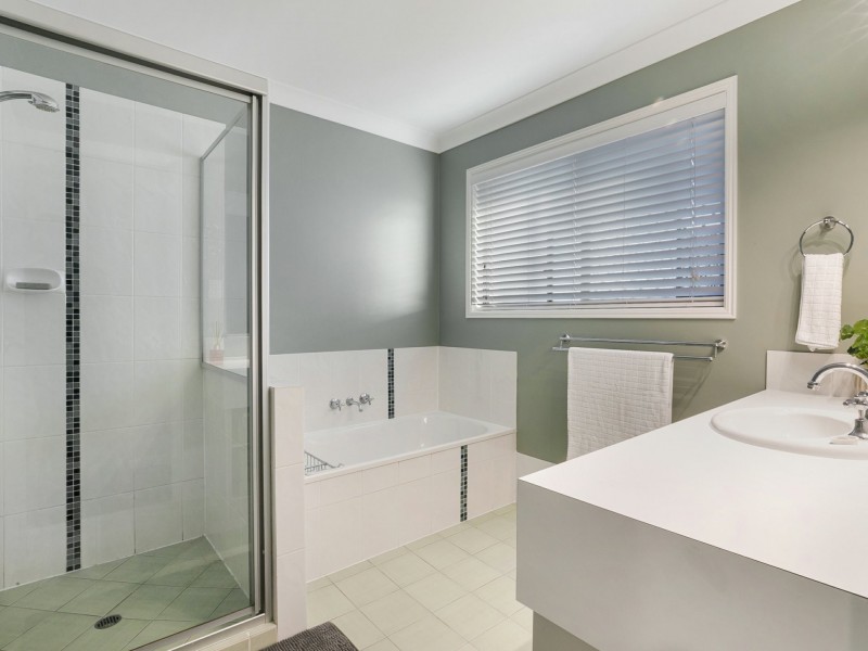 20 Arthur Terrace, Moggill QLD 4070