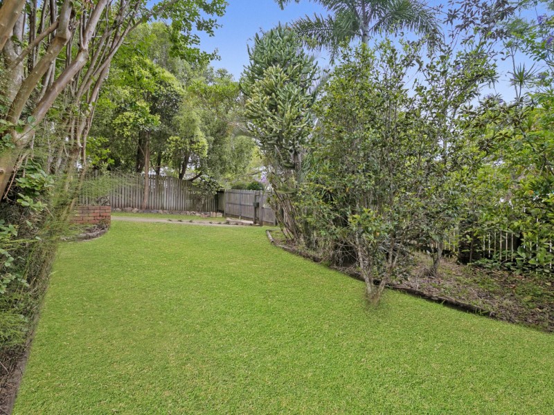 25 Tarbet Street, Kenmore QLD 4069