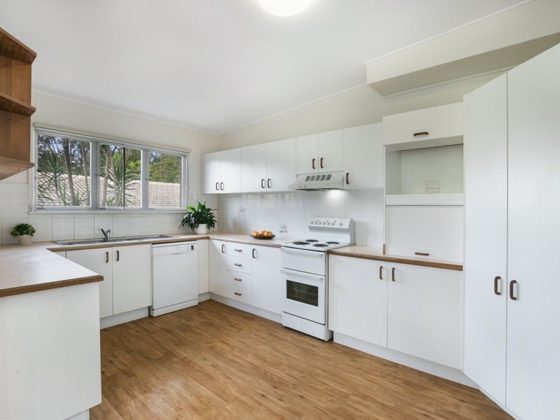 25 Tarbet Street, Kenmore QLD 4069