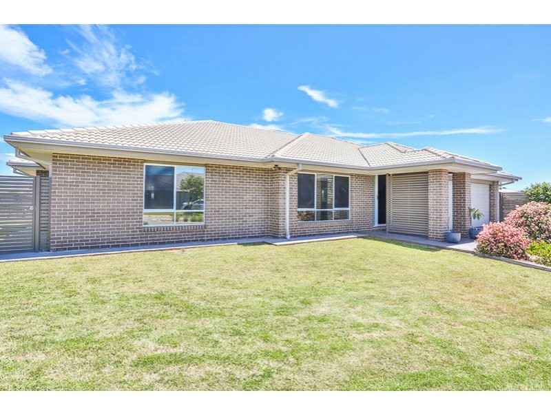 4 White Oak Place, Moggill QLD 4070