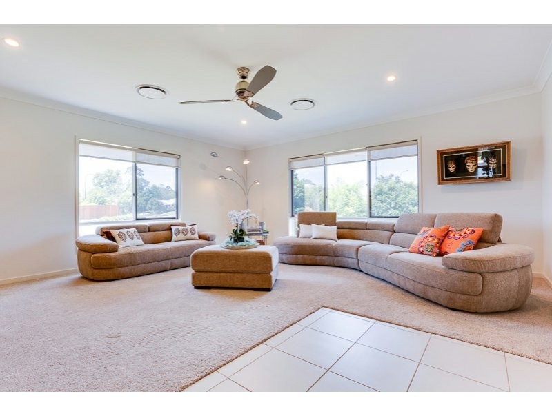 4 White Oak Place, Moggill QLD 4070