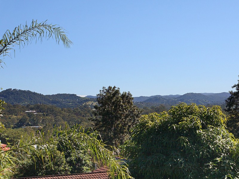 83 Kenmore Road, Kenmore QLD 4069