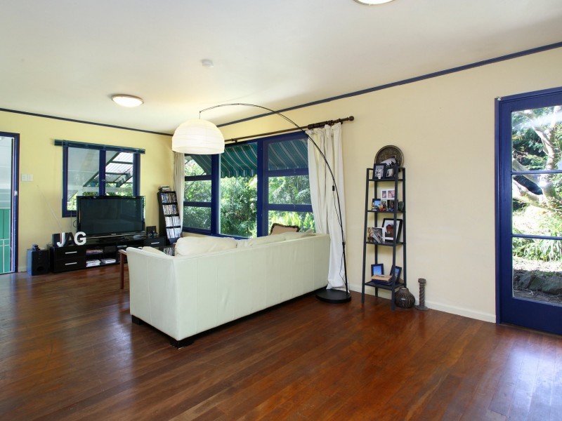 83 Kenmore Road, Kenmore QLD 4069