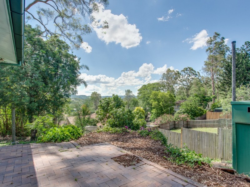 83 Kenmore Road, Kenmore QLD 4069