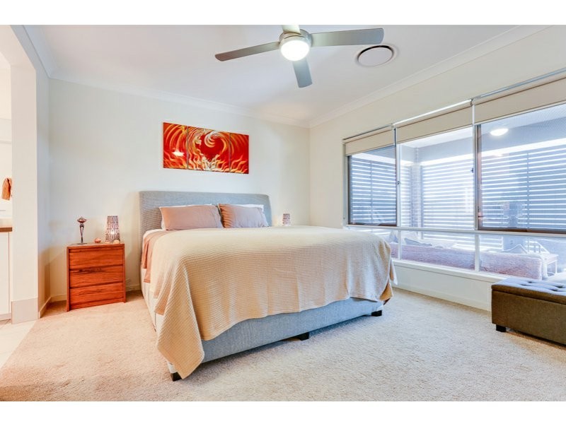 4 White Oak Place, Moggill QLD 4070