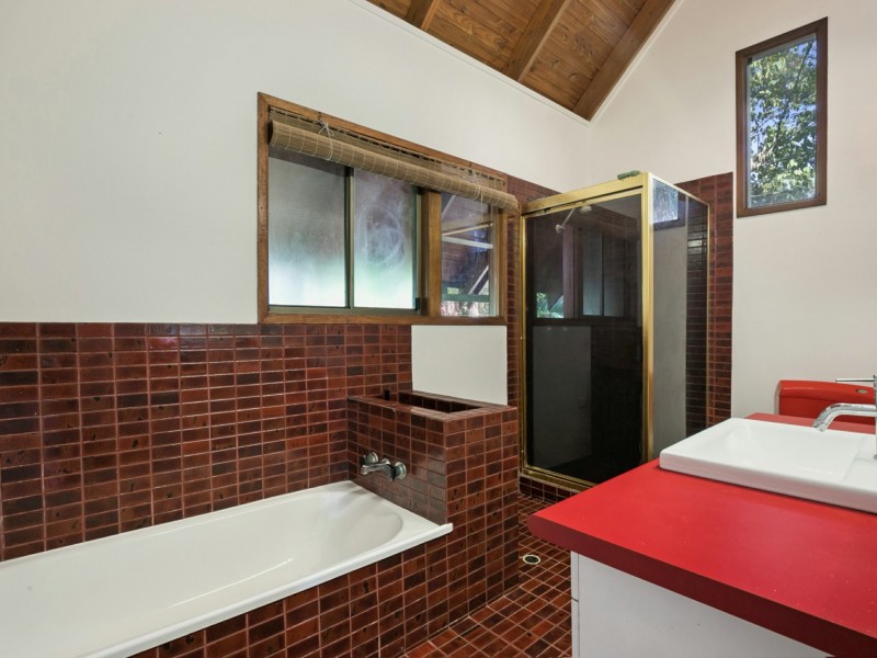 2115 Moggill Rd, Kenmore QLD 4069