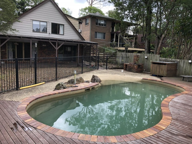 211 Chapel Hill Road, Chapel Hill QLD 4069