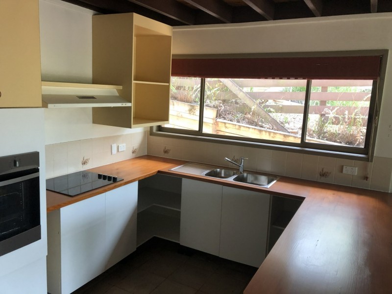 211 Chapel Hill Road, Chapel Hill QLD 4069