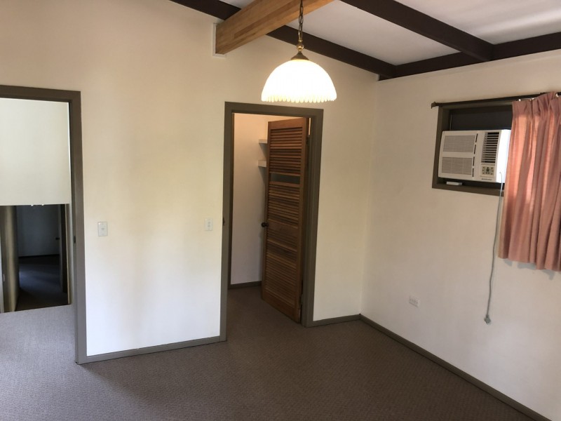 211 Chapel Hill Road, Chapel Hill QLD 4069