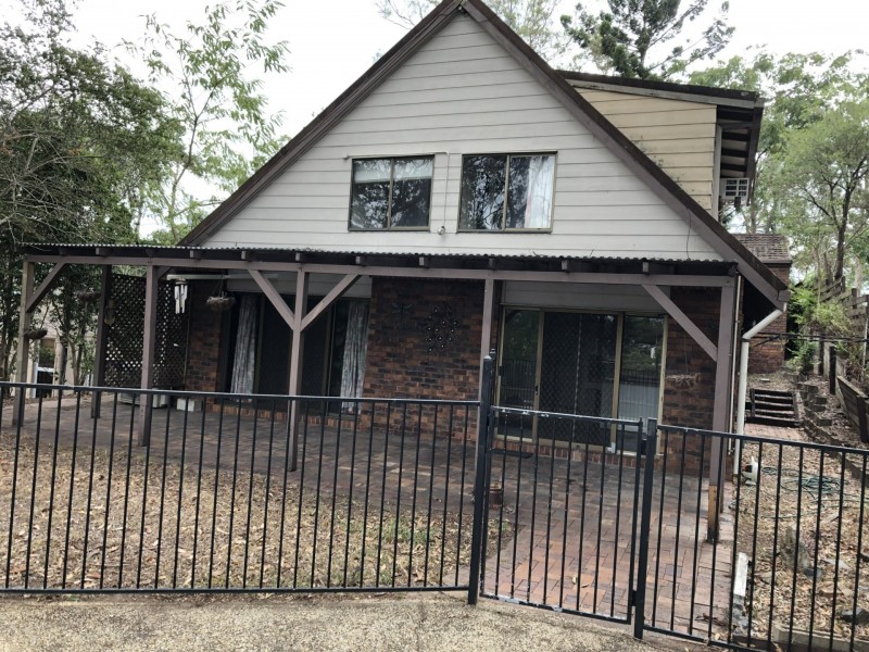 211 Chapel Hill Road, Chapel Hill QLD 4069