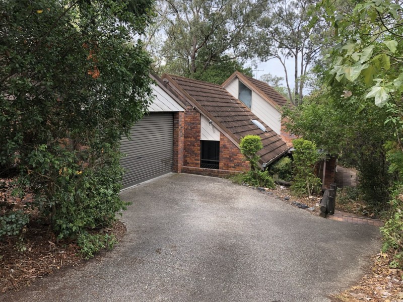 211 Chapel Hill Road, Chapel Hill QLD 4069