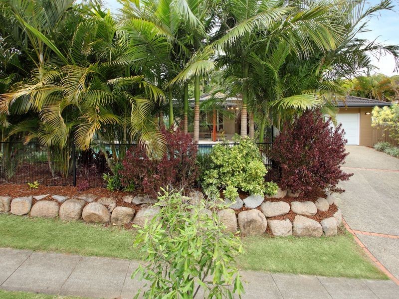 33 Drysdale Crescent, Brookfield QLD 4069