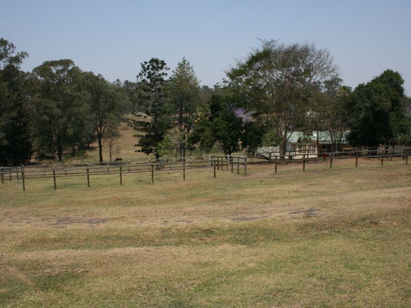 121 Mount Crosby Road, Anstead QLD 4070