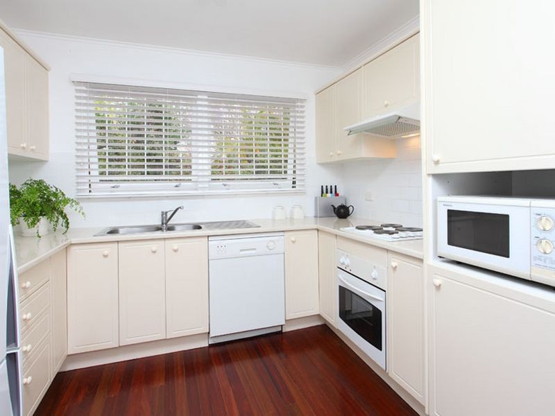 10 Acworth Street, Kenmore QLD 4069