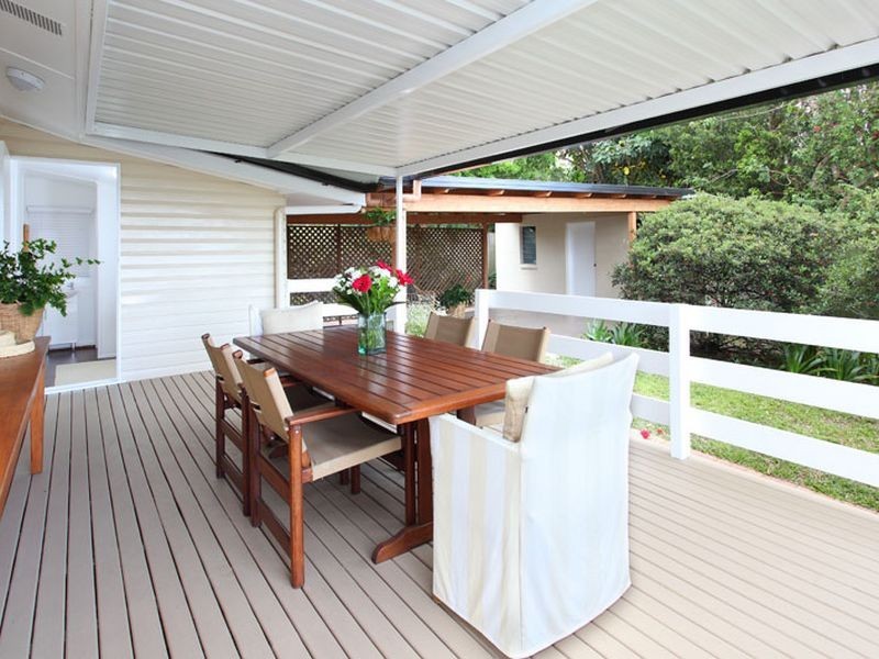 10 Acworth Street, Kenmore QLD 4069