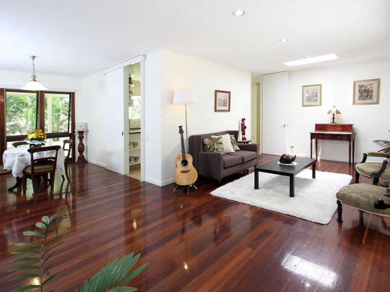 25 Elwood Street, Kenmore Hills QLD 4069