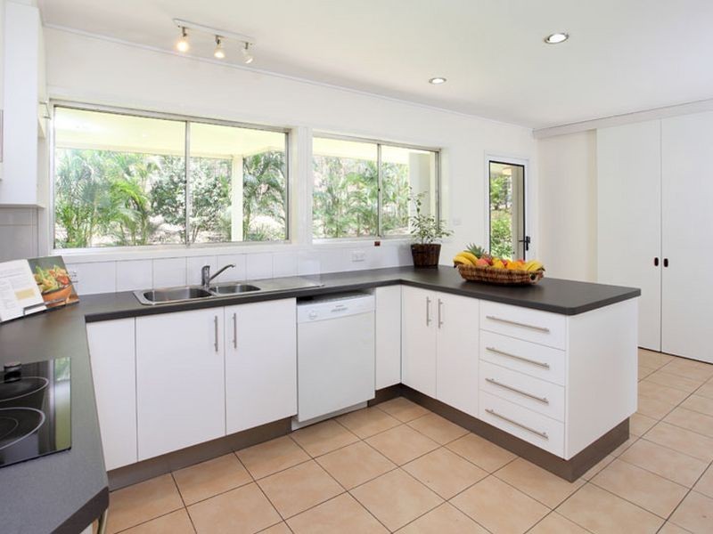 25 Elwood Street, Kenmore Hills QLD 4069