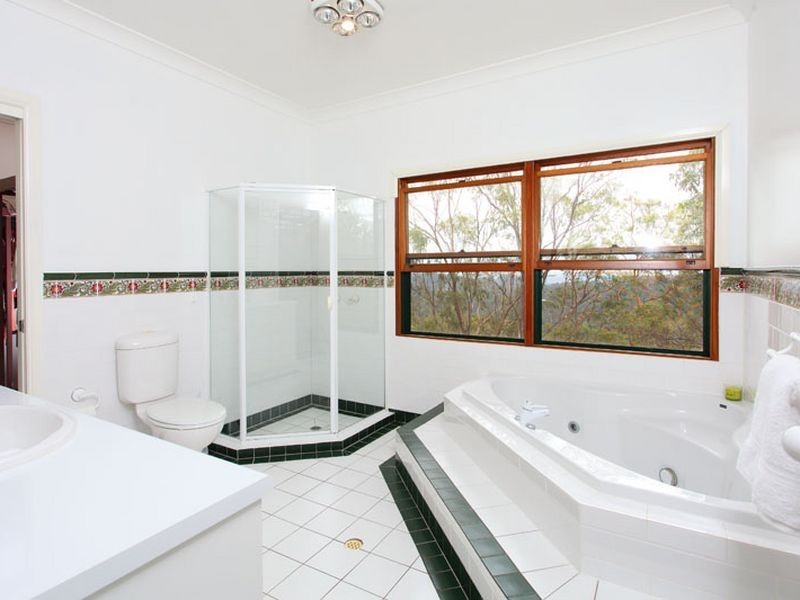 636 Haven Road, Upper Brookfield QLD 4069