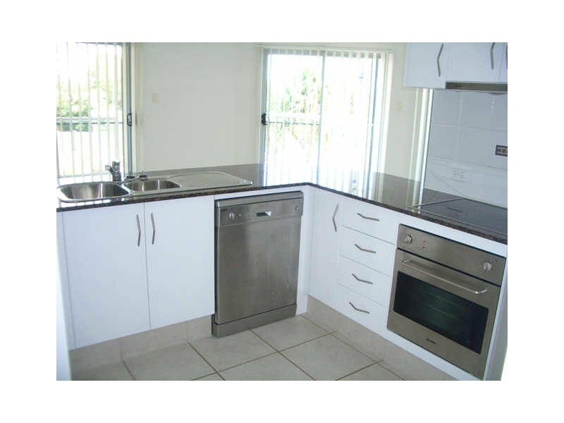 8/50 Miles Street, Kirra QLD 4225