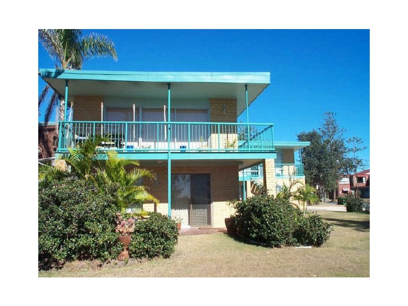 2/2 Dune St, Tugun QLD 4224