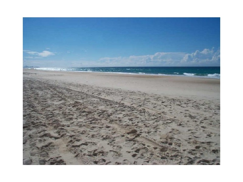 2/2 Dune St, Tugun QLD 4224