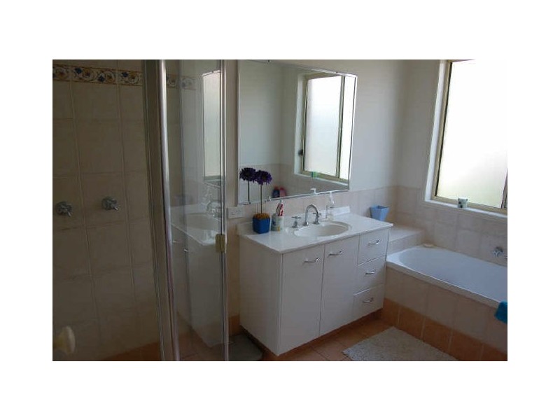 23 Tipuana St, Elanora QLD 4221