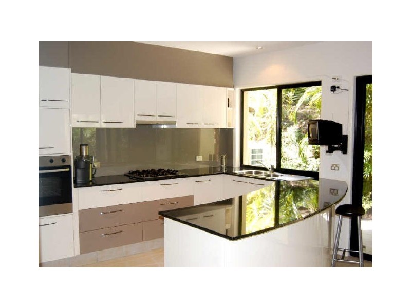 2 Taperell Dr, Tugun QLD 4224