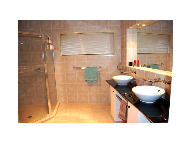 2 Taperell Dr, Tugun QLD 4224