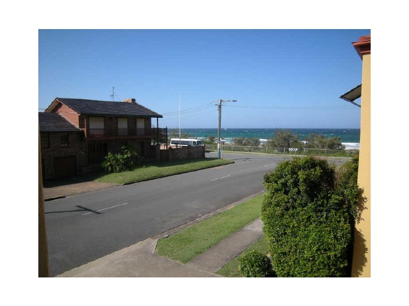 4/2 Gibson St, Bilinga QLD 4225