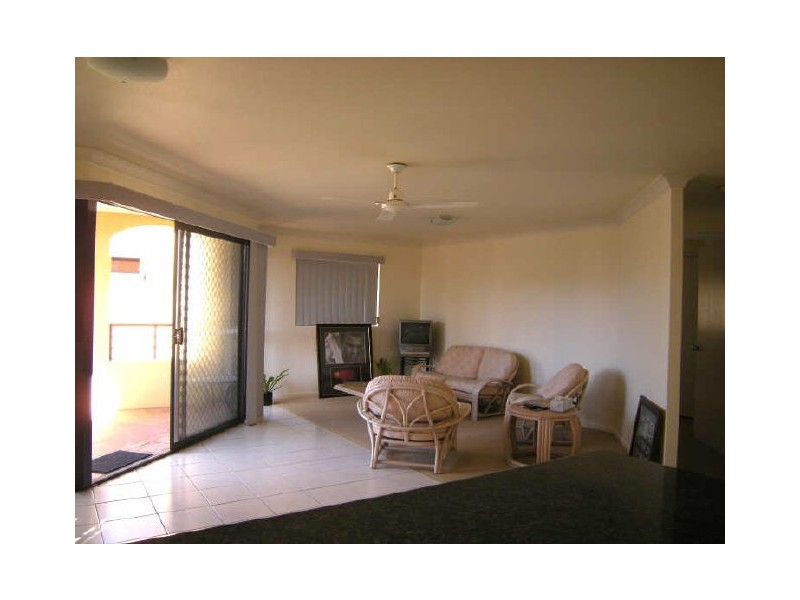 4/2 Gibson St, Bilinga QLD 4225