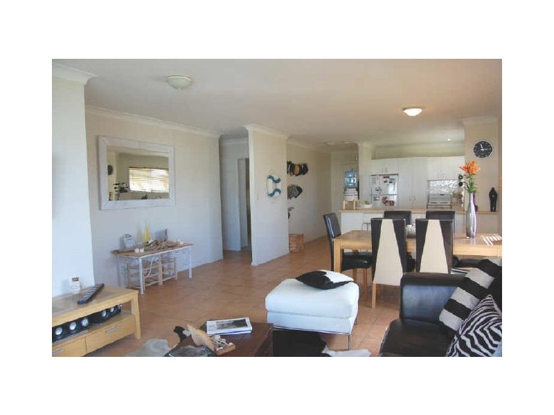 2/189 Golden Four Dr, Bilinga QLD 4225