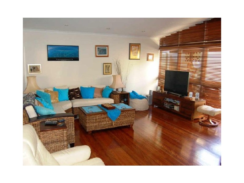 5 Winders Av, Tugun QLD 4224