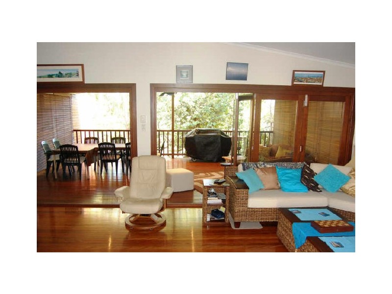 5 Winders Av, Tugun QLD 4224