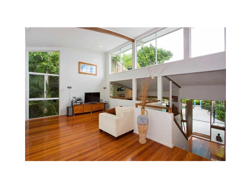 6 Bob Barnard Drive, Tugun QLD 4224