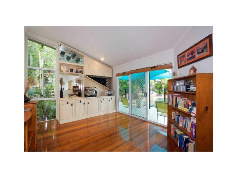 6 Bob Barnard Drive, Tugun QLD 4224