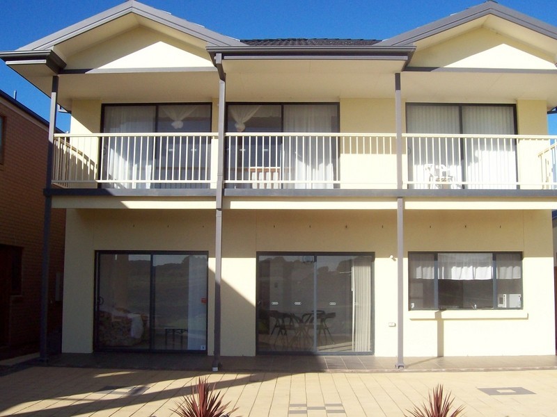 32 Britannia Parade, Hindmarsh Island SA 5214