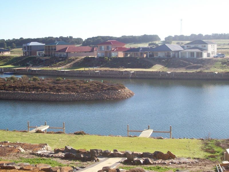 32 Britannia Parade, Hindmarsh Island SA 5214