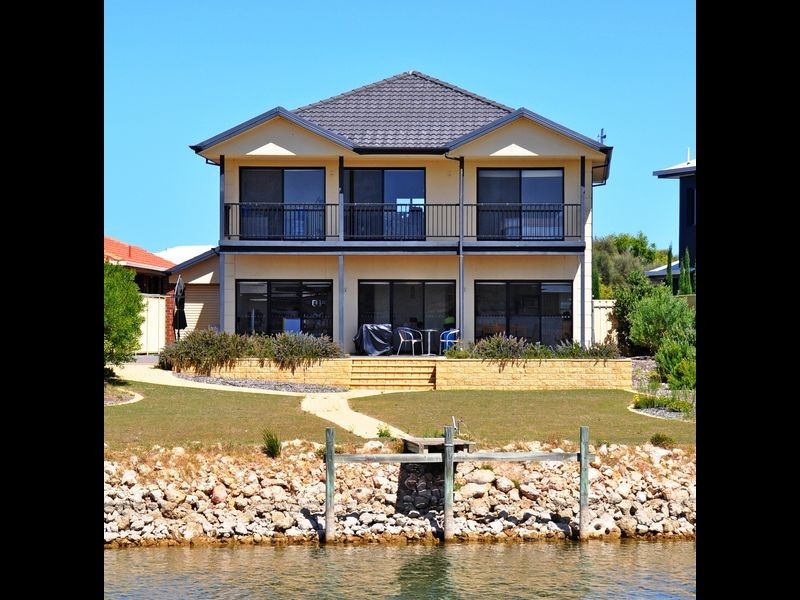 135 Wentworth Parade, Hindmarsh Island SA 5214