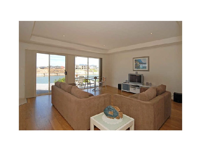 49 Blanche Parade, Hindmarsh Island SA 5214