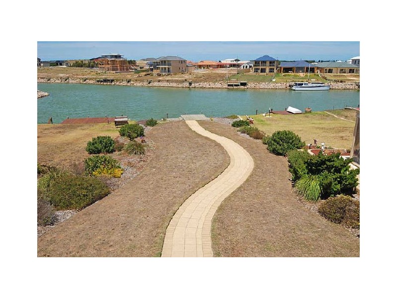 23 Britannia Parade, Hindmarsh Island SA 5214