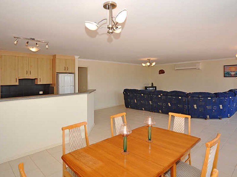 38 Wentworth Parade, Hindmarsh Island SA 5214