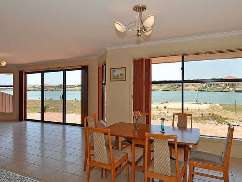 38 Wentworth Parade, Hindmarsh Island SA 5214