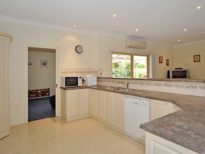 1 Ariel Court, Hindmarsh Island SA 5214