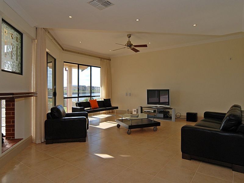 34 Prince Alfred Parade, Hindmarsh Island SA 5214