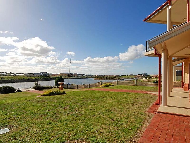 34 Prince Alfred Parade, Hindmarsh Island SA 5214