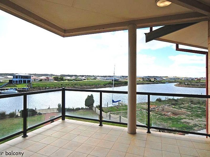 34 Prince Alfred Parade, Hindmarsh Island SA 5214